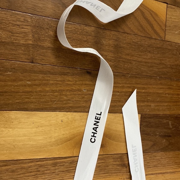 Chanel ribbons - Picture 3 of 3